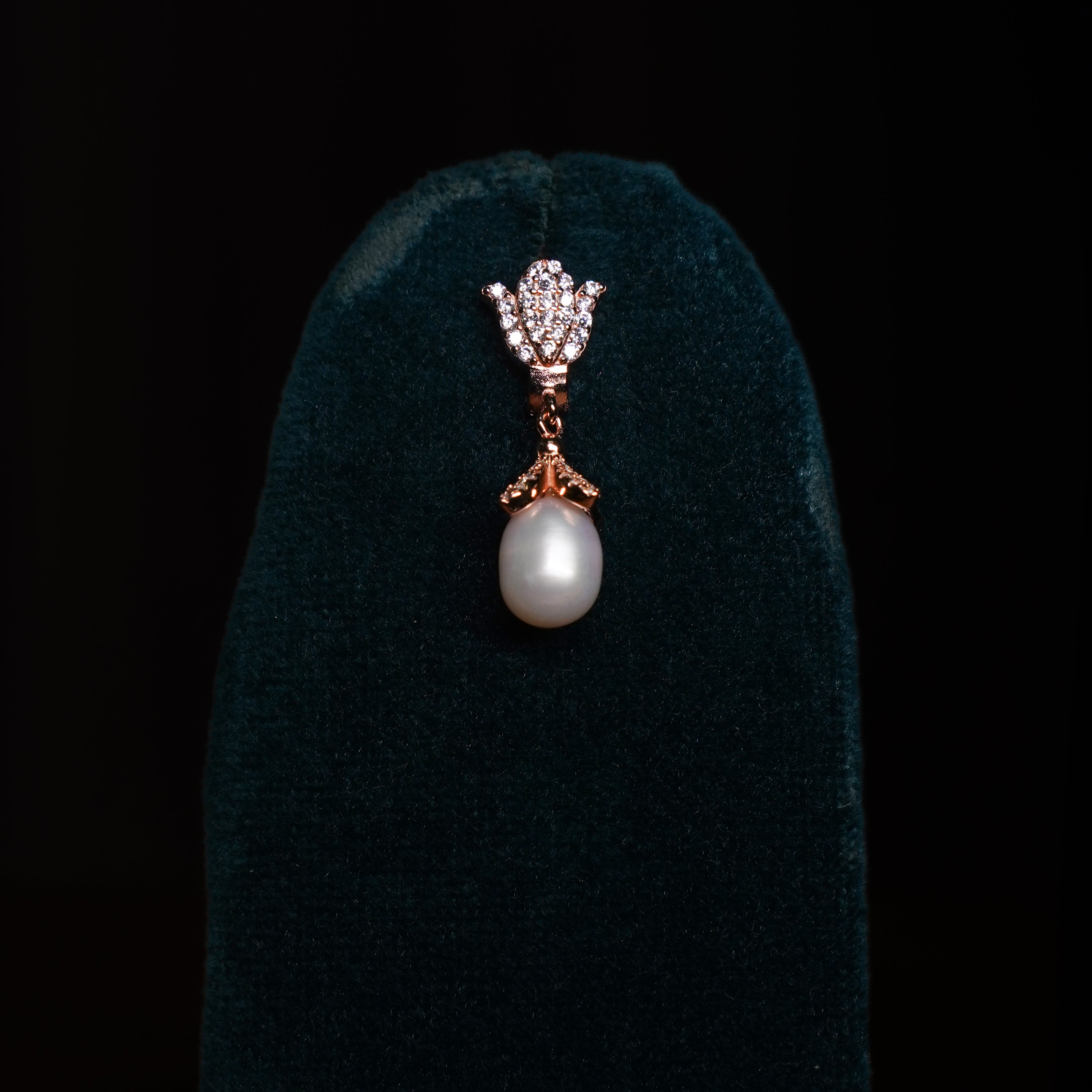 Pearl and small Lotus shape Rose Gold Plated Necklace