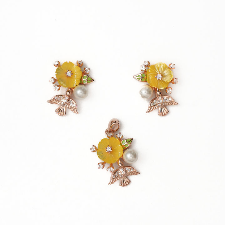 Yellow MOP Flower Pendant Set with rose Gold Platting