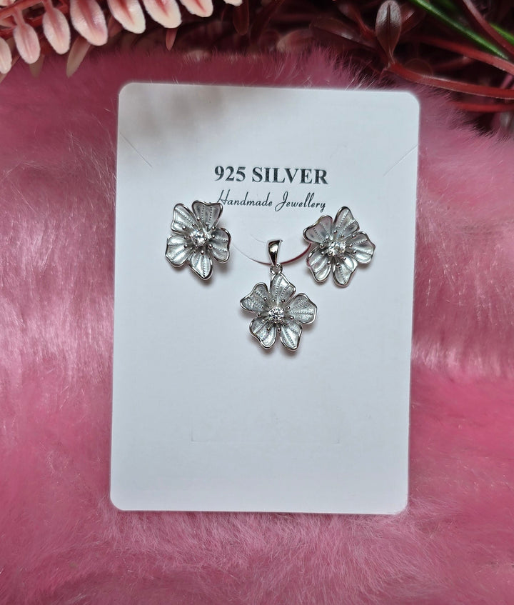 92.5 Silver Blooming Floral Pendent Set