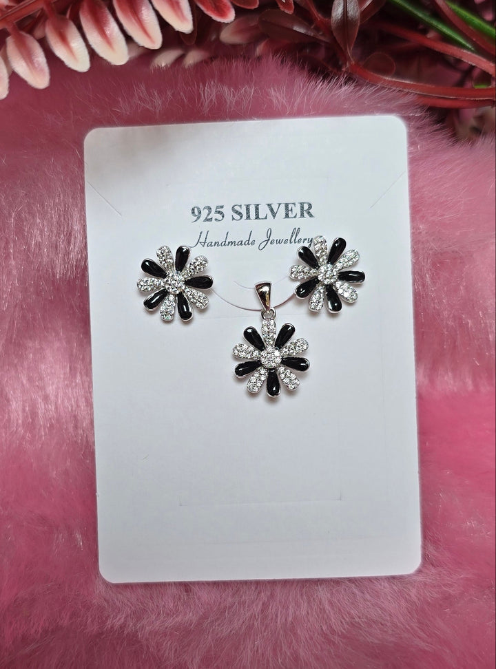 92.5 Silver Black and White Petal Flower Pendent Set