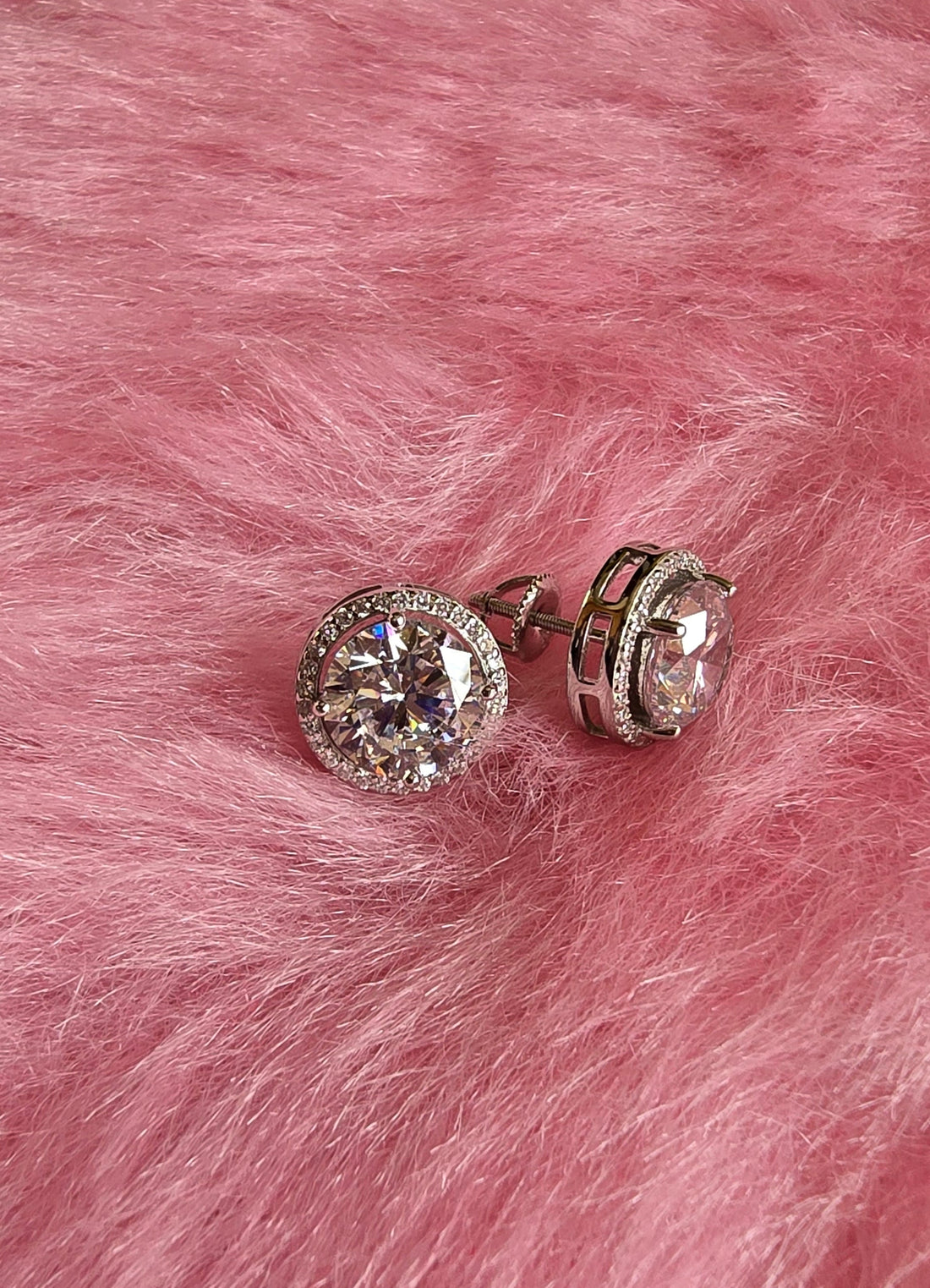 Round Solitaire Halo Pendant Set