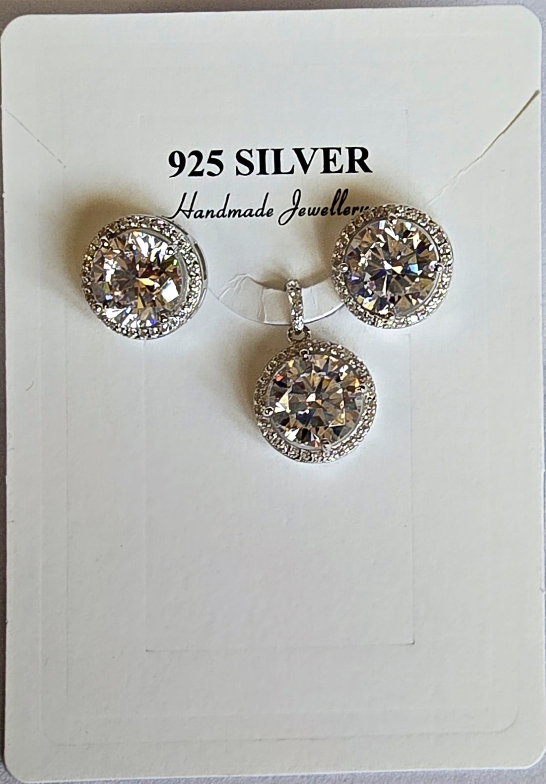 Round Solitaire Halo Pendant Set