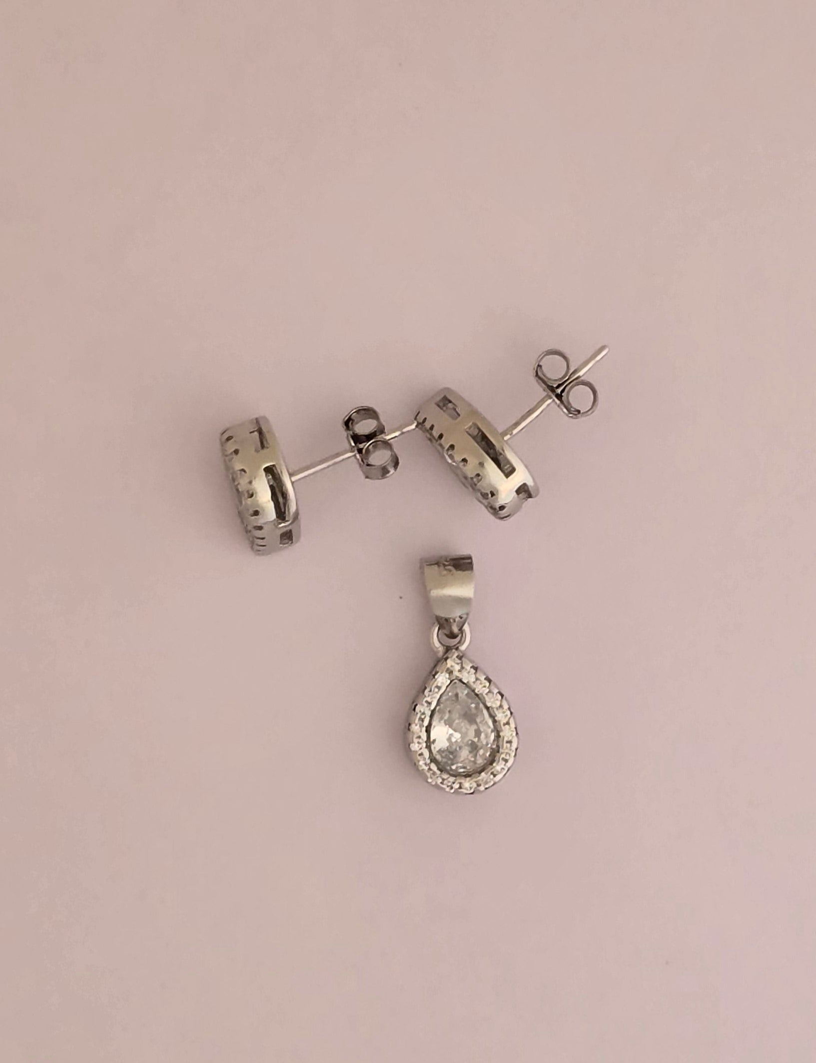 92.5 Silver Pear Halo Elegance Pendent Set