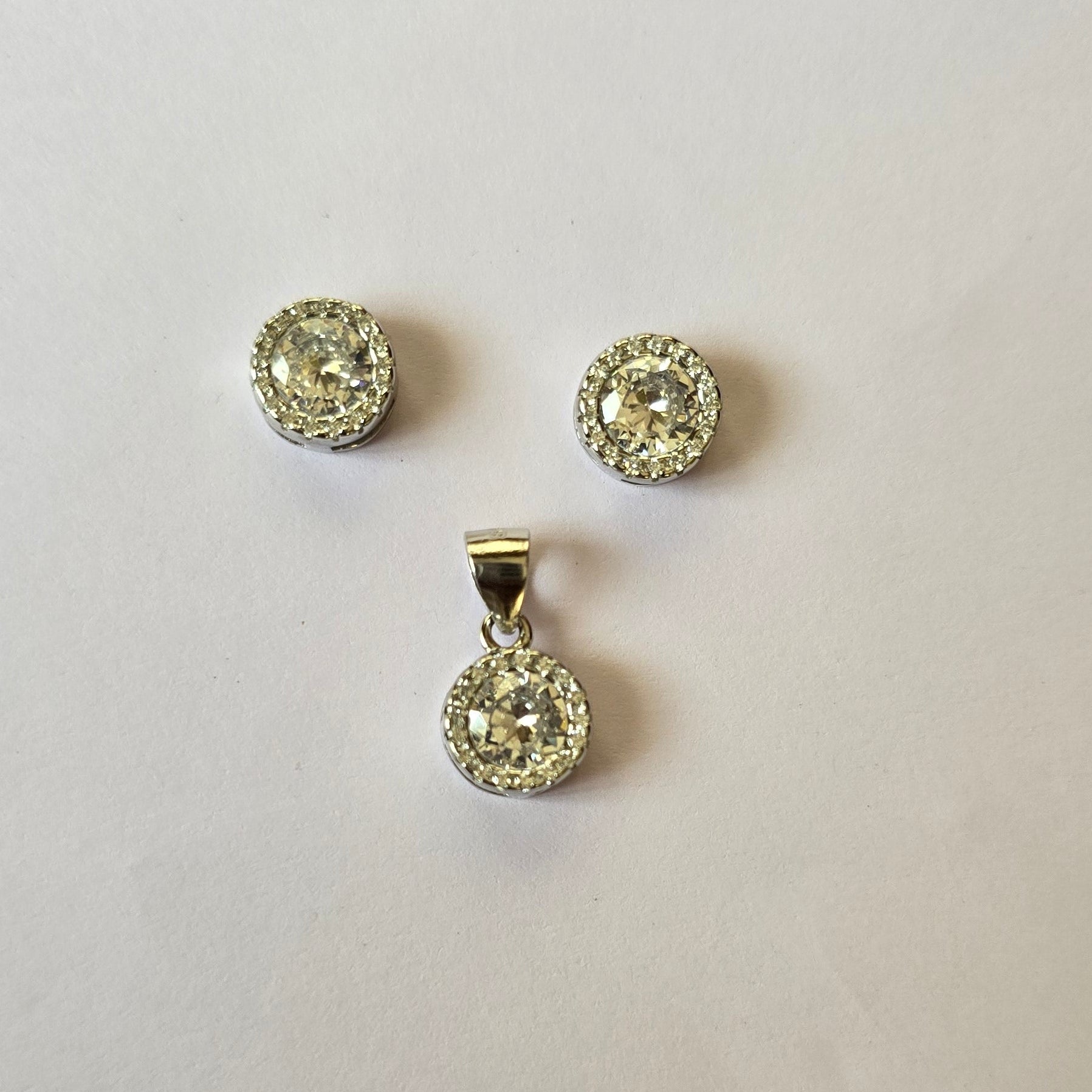 92.5 Silver Classic Round Design Pendent set
