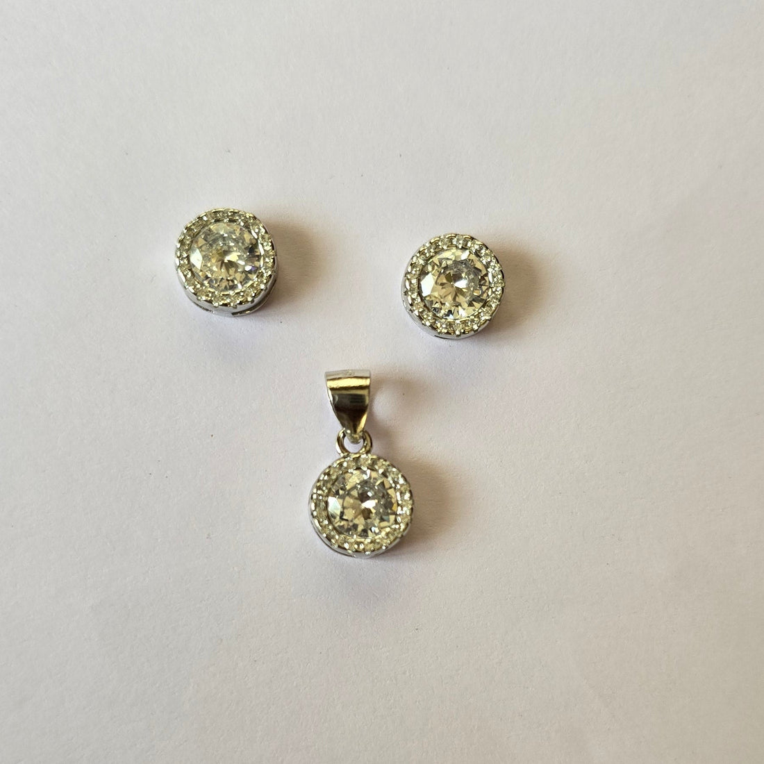 92.5 Silver Classic Round Design Pendent set
