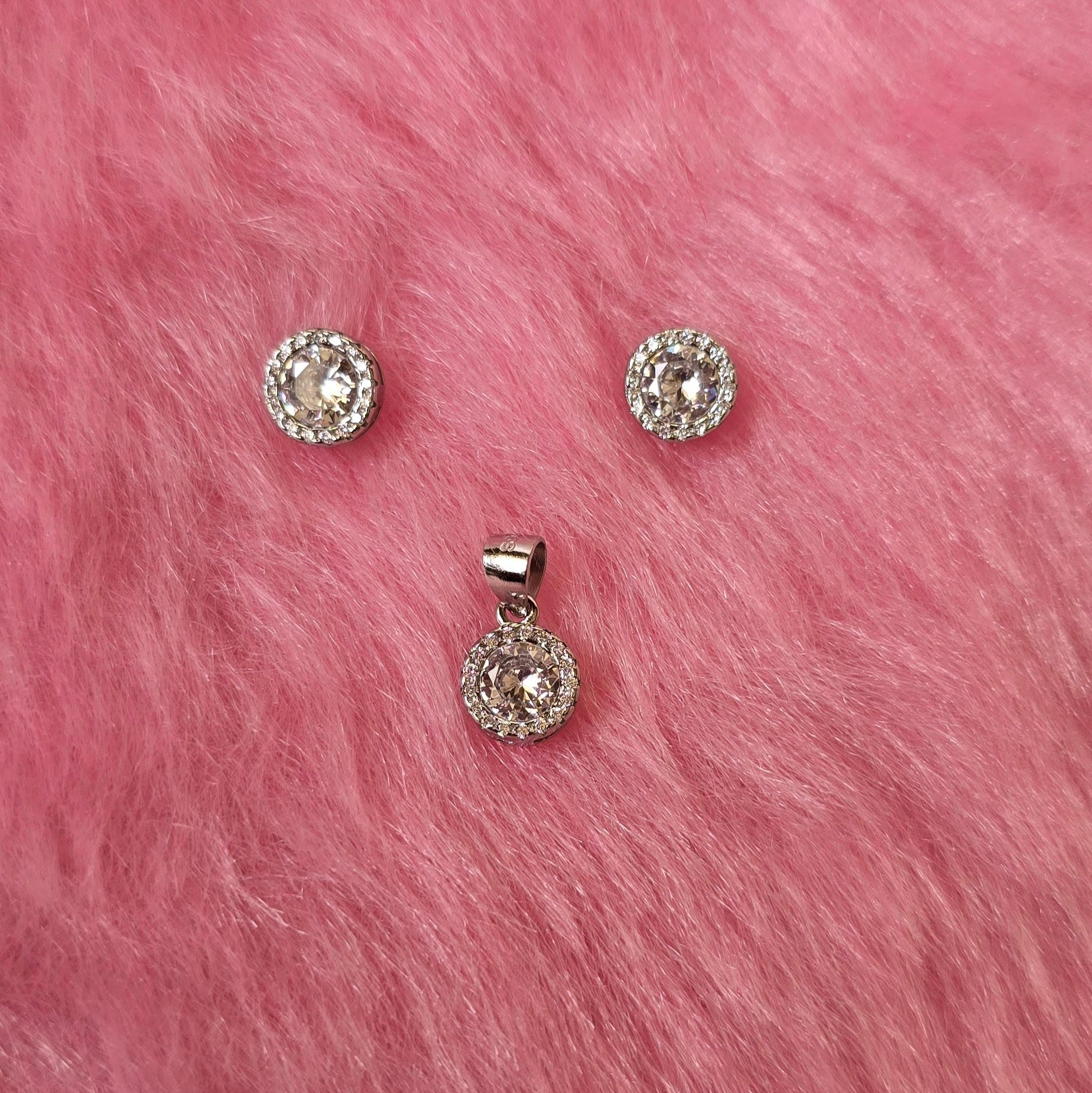 92.5 Silver Classic Round Design Pendent set