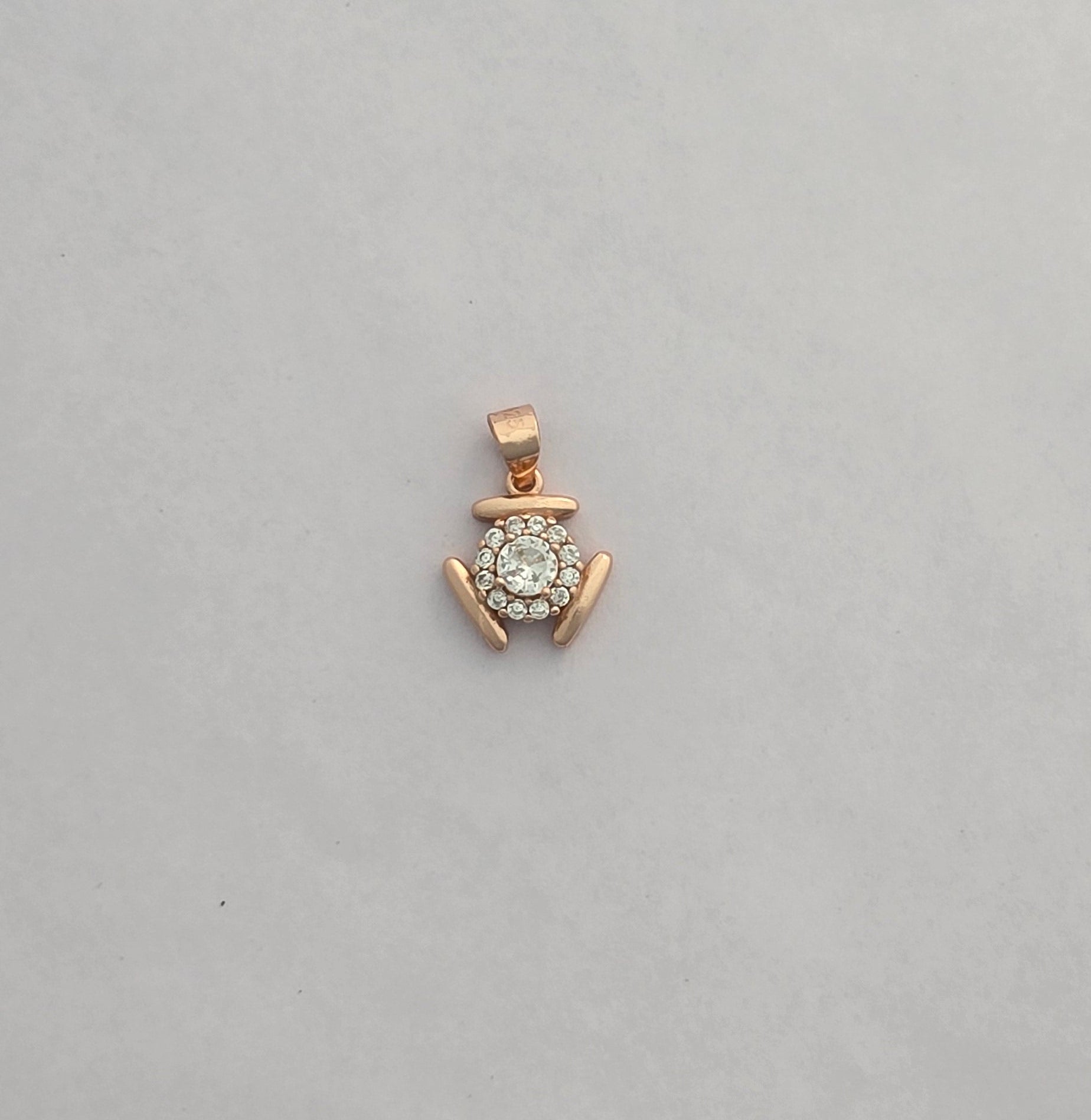 92.5 Silver Floral Cluster Rose Gold Platted Pendent Set