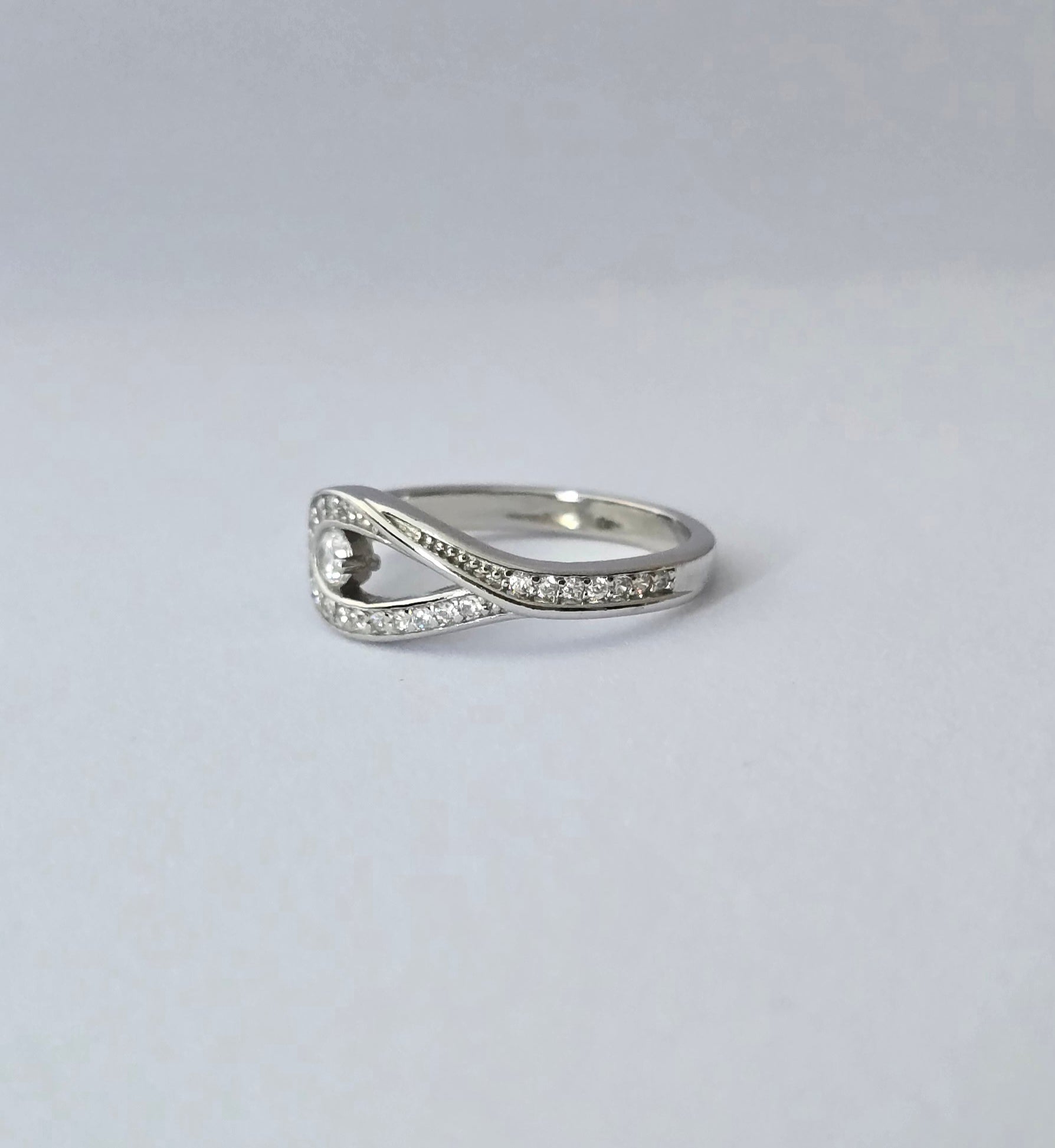 92.5 Silver Diamond Loop Love Knot ring