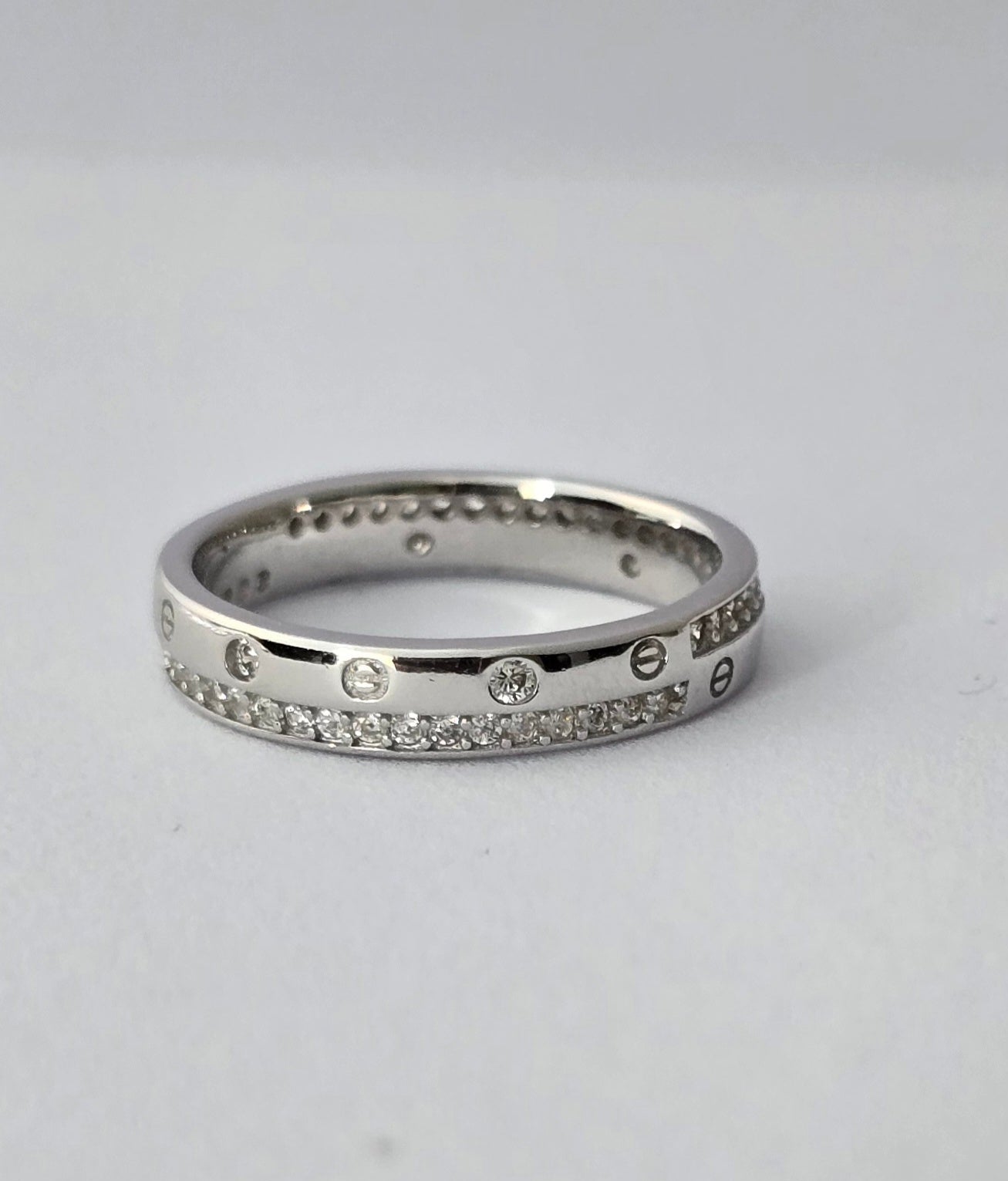 Endless Bond – 925 Sterling Silver Screw Motif Band Ring
