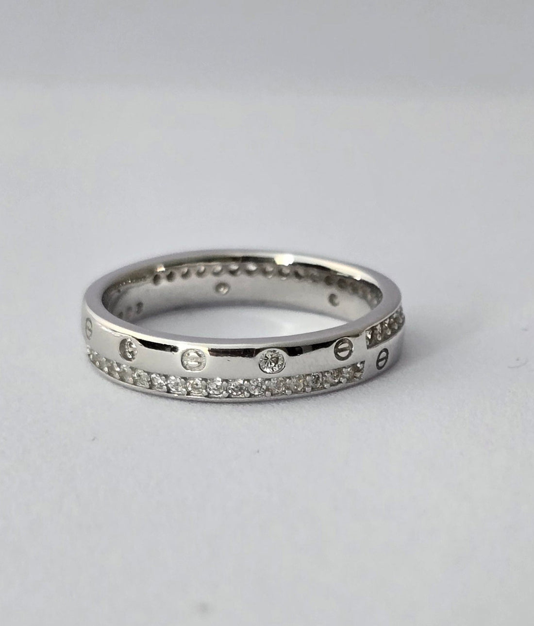 Endless Bond – 925 Sterling Silver Screw Motif Band Ring