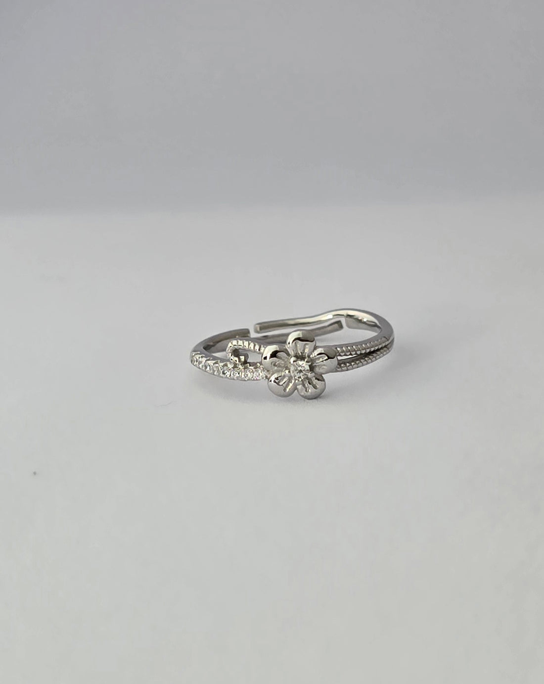 92.5 Silver Adjustable Floral Ring