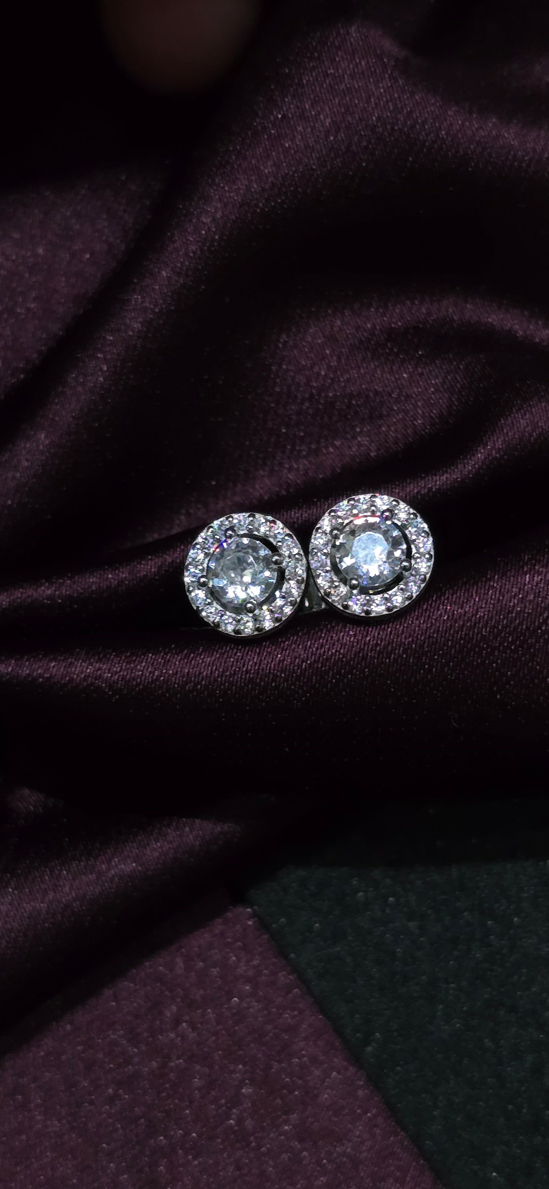 Round Shape Pendant Chain and Stud