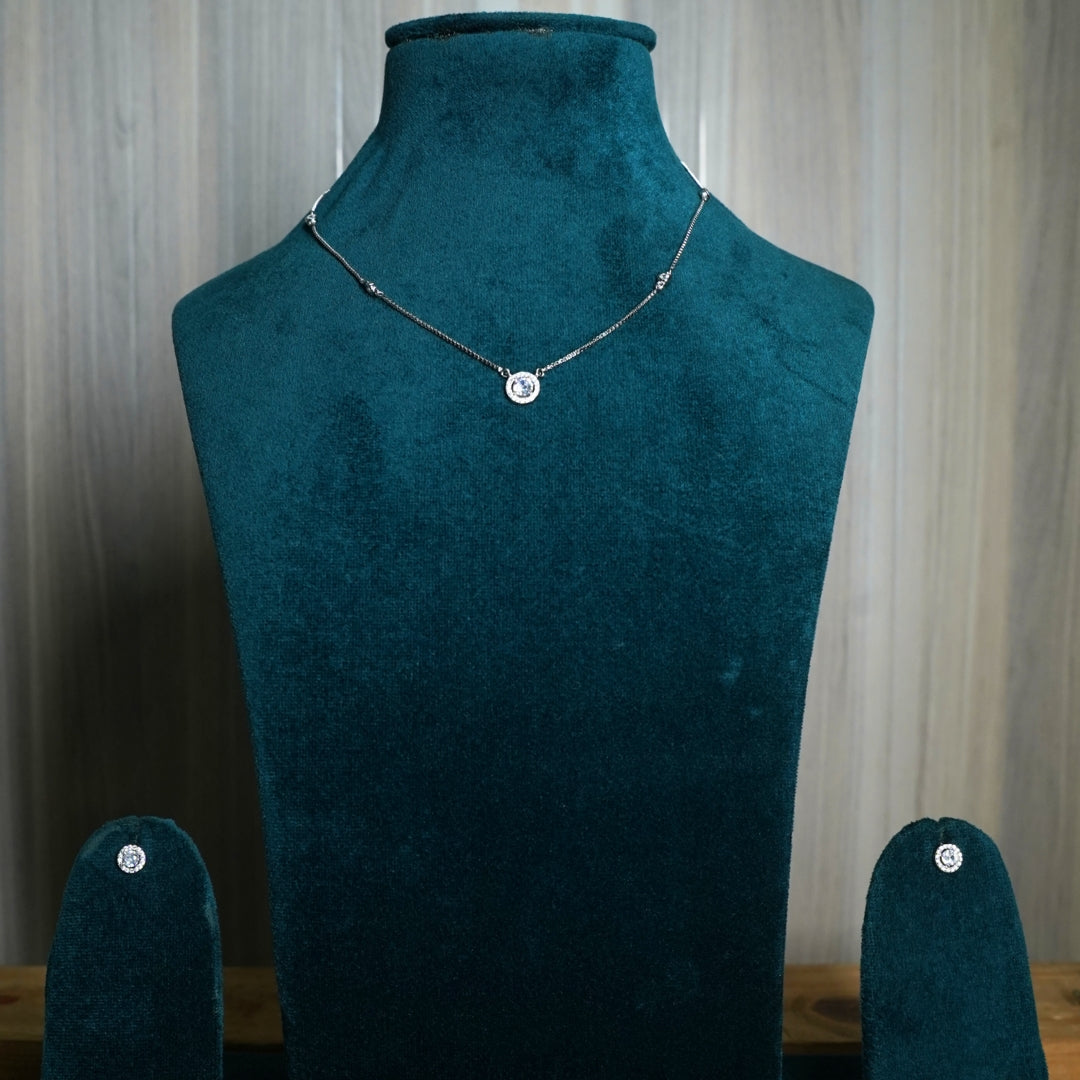 Round Shape Pendant Chain and Stud