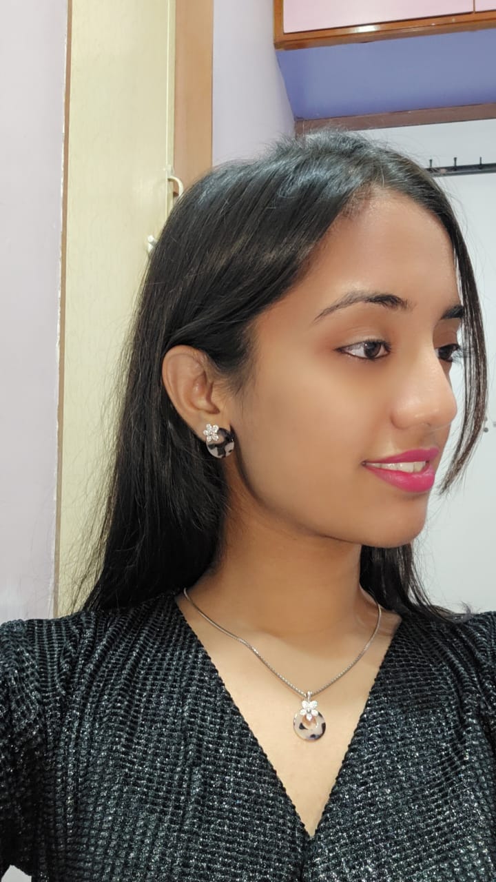 92.5 Silver Tortoise Shall Crystal Flower Pendent Set