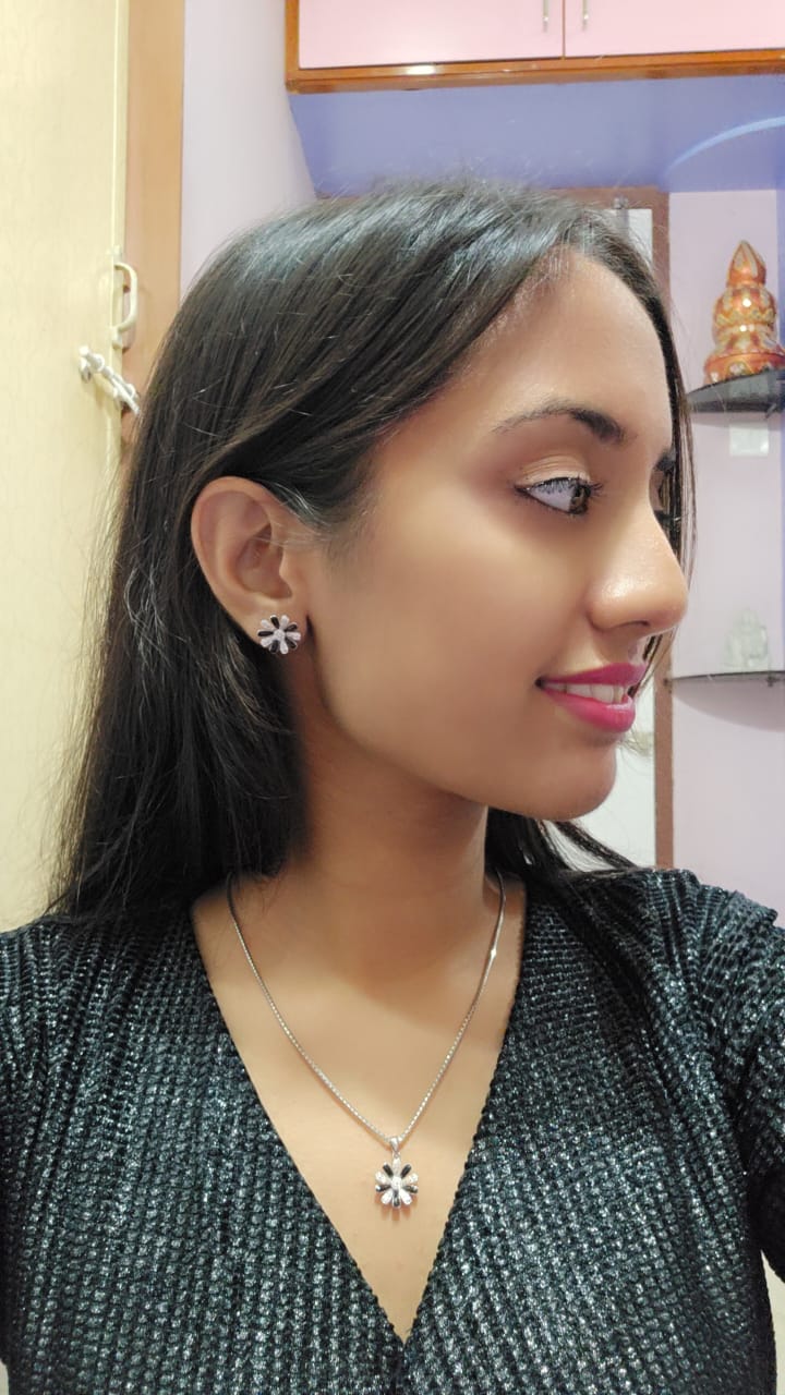 92.5 Silver Black and White Petal Flower Pendent Set