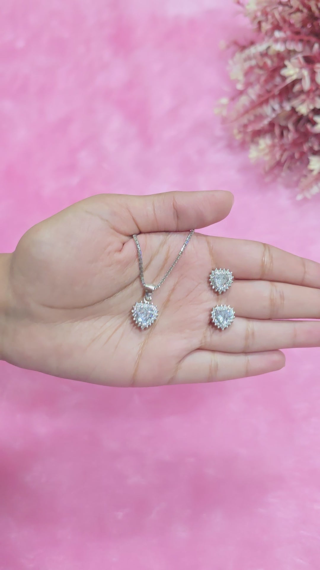 92.5 Silver Eternal Heart Halo Pendent Set