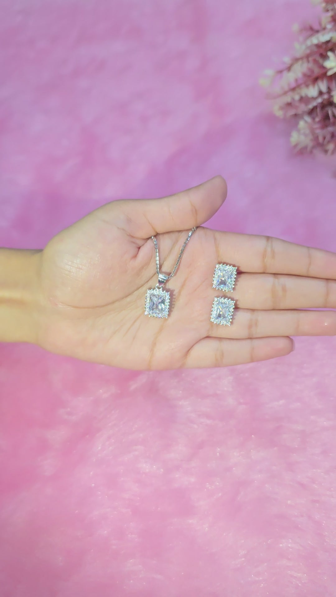 92.5 Regal Radiance Rectangle Pendent Set